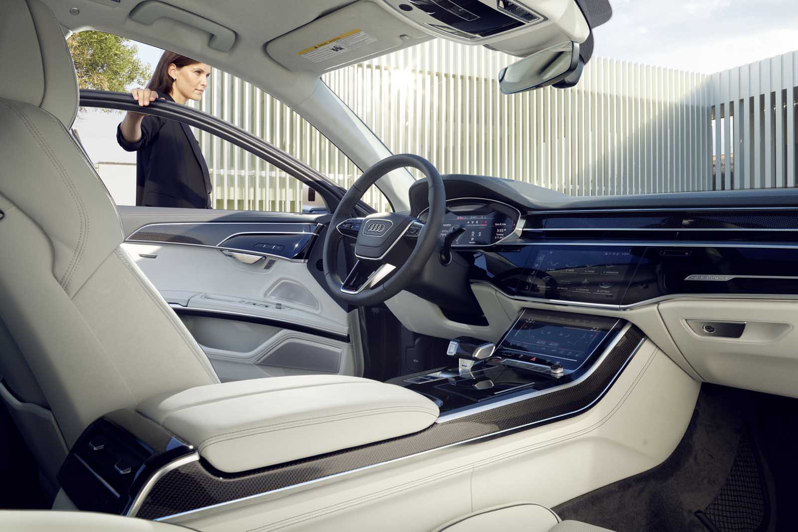Audi A8 Cockpit Interieur